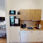 SweetHome - Business-Apartment mit Kueche und Terrasse, NETFLIX, Stellplatz