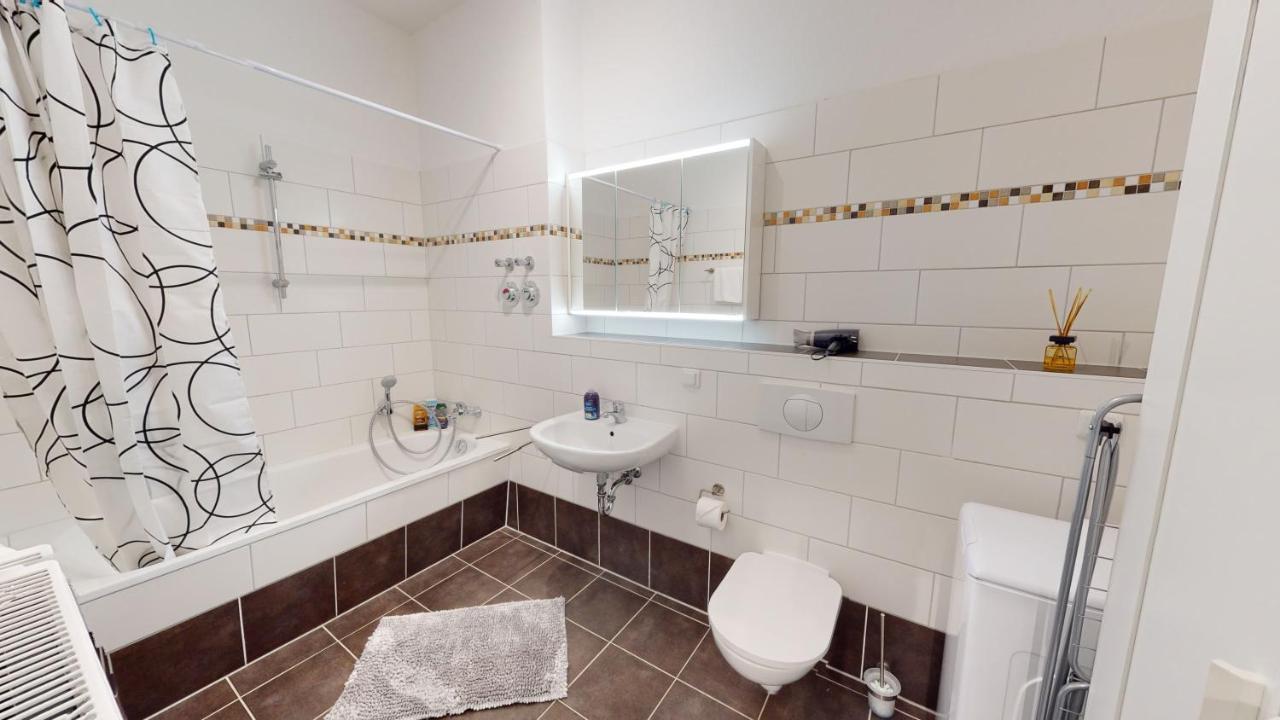 Apartment Sweethome - Business-apartment Mit Kueche Und Terrasse, Netflix, Stellplatz Magdeburg